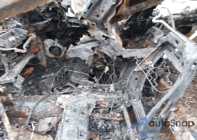 3FA6P0K99LR152516: 44102671