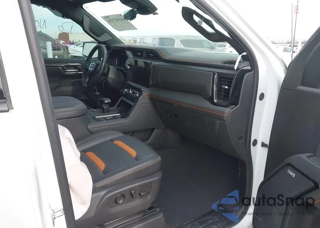 3GTUUEE86SG206651: 44102724