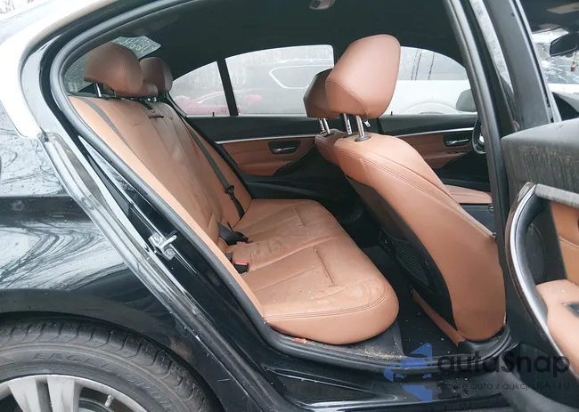 WBA8D9G32HNU66469: 44102728