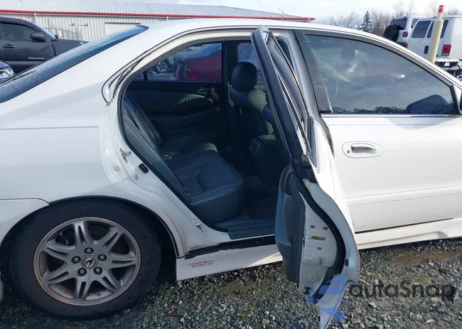 19UUA5666YA046947: 44102736