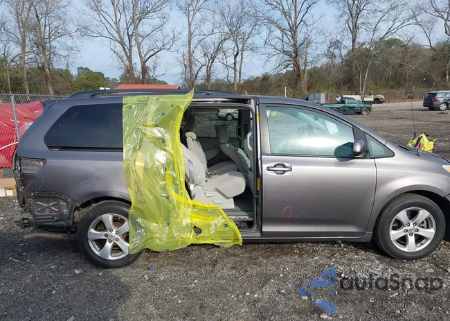 5TDKK3DC2ES428567: 44102798