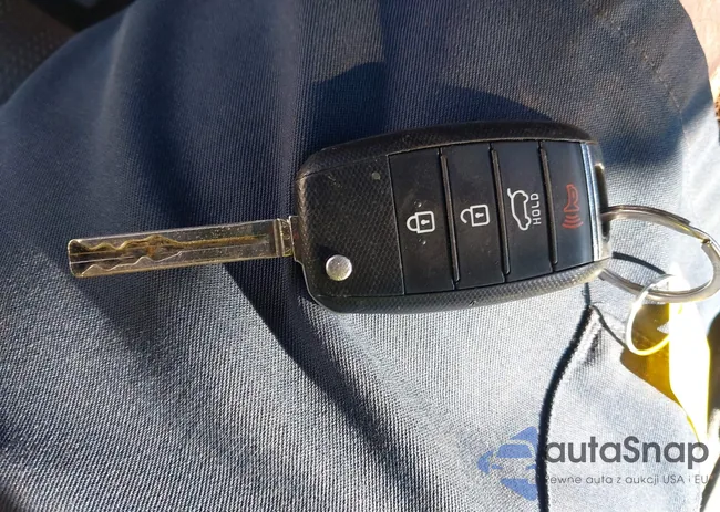 KNDPM3AC4L7671227: 44103125