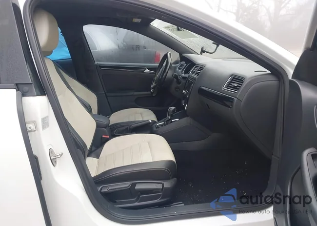 3VWD17AJ8FM344256: 44102313