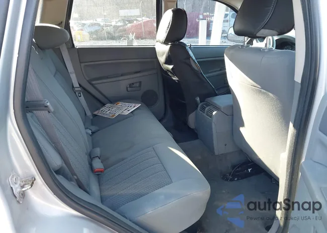 1J8GR48K76C218101: 44102492