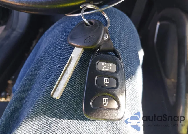 KMHTC6AD1HU316726: 44103588