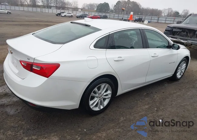 1G1ZD5ST1JF211635: 44103628