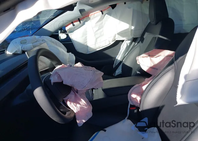 5YJ3E1EB0SF916924: 44103664