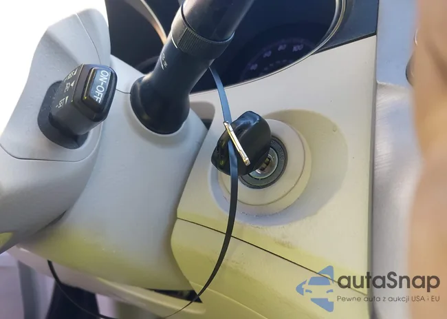 4T1BK3DB6CU449689: 44103679