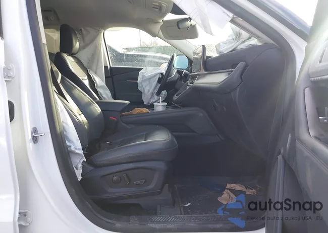 1FMUK8DH2SGA63410: 44103680