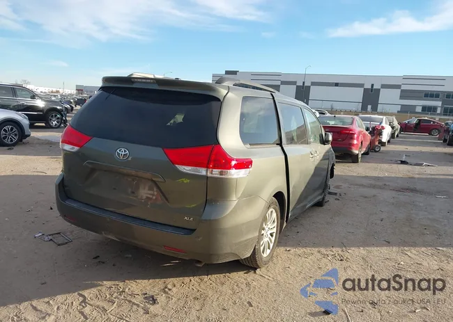 5TDYK3DC3CS200780: 44103738