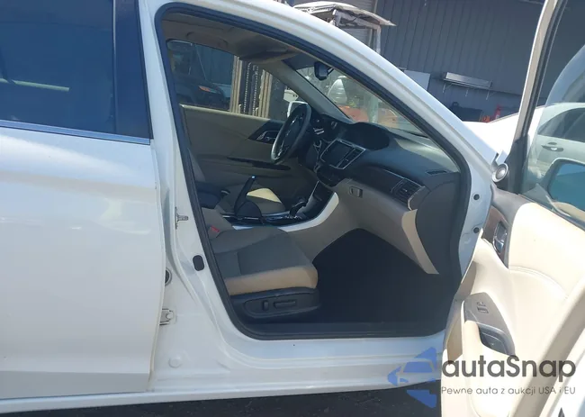 1HGCR2F81HA023161: 44103743