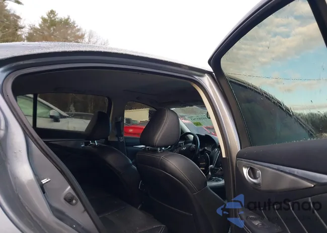 JN1BV7AR9FM396837: 44103763