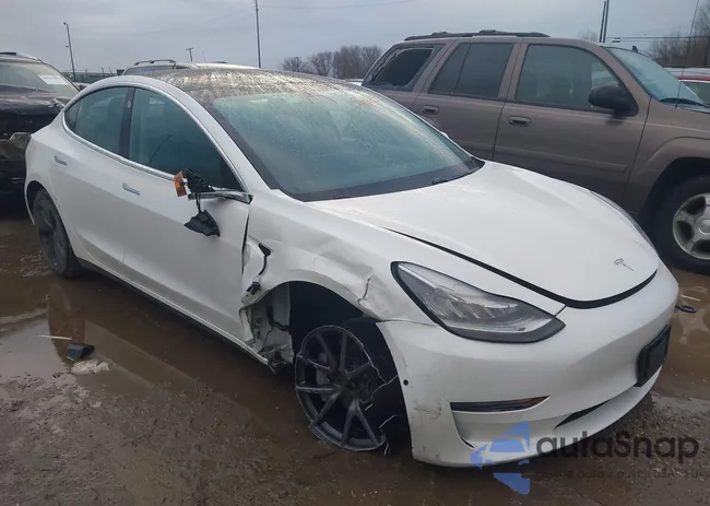 5YJ3E1EB7LF798212: 44104072