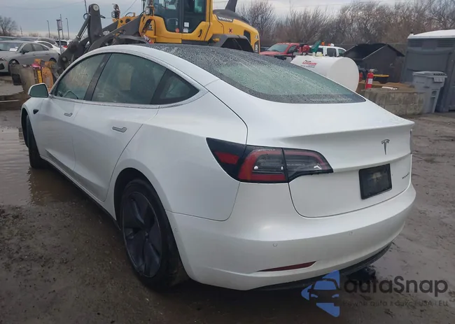 5YJ3E1EB7LF798212: 44104072