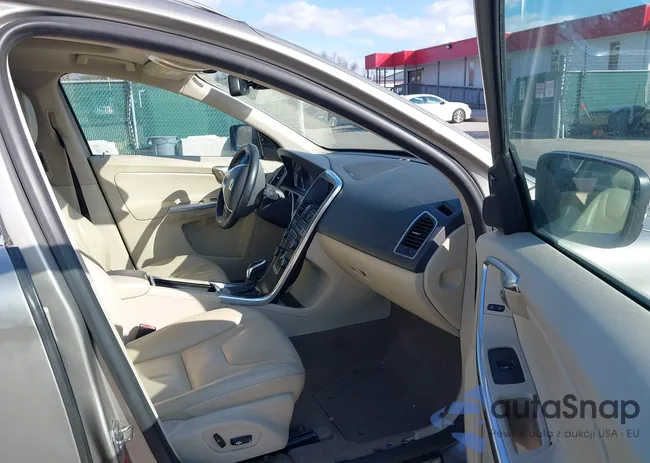 YV4952DZ7E2526521: 44103233