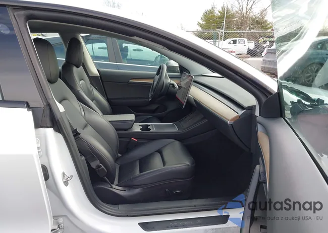 5YJ3E1EB9MF049560: 44103346