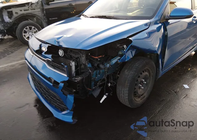 3KPA24AD2ME372802: 44104599