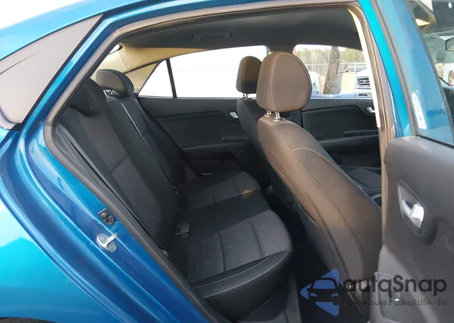 3KPA24AD2ME372802: 44104599