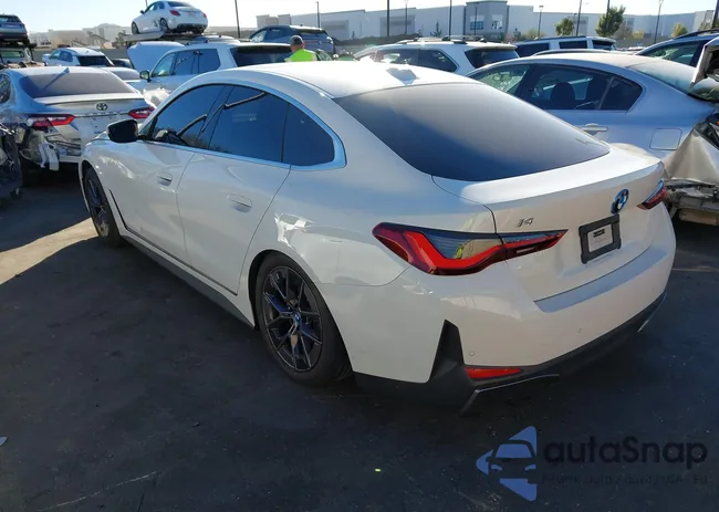 WBY73AW0XPFR44350: 44104615