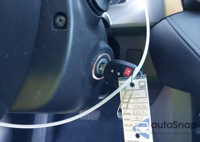 2T3BFREV8JW851668: 44104643