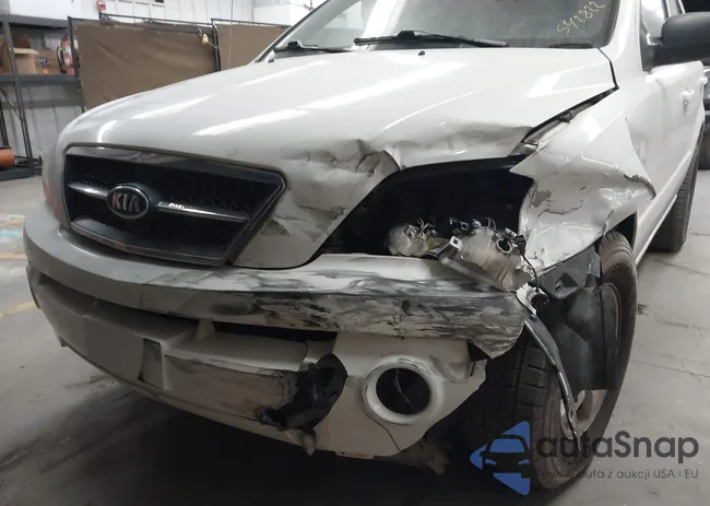 KNDJD733665542822: 44104646