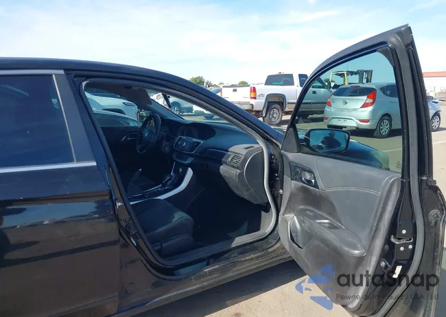 1HGCR2F58DA222935: 44104649