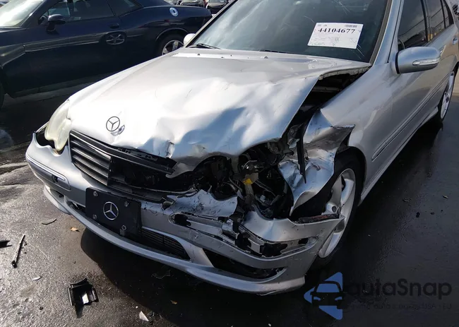 WDBRF40J35F665323: 44104677