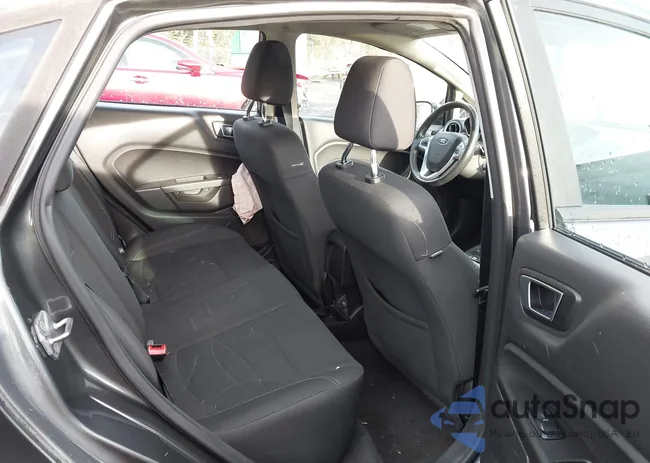 3FADP4BJ0GM174738: 44104701