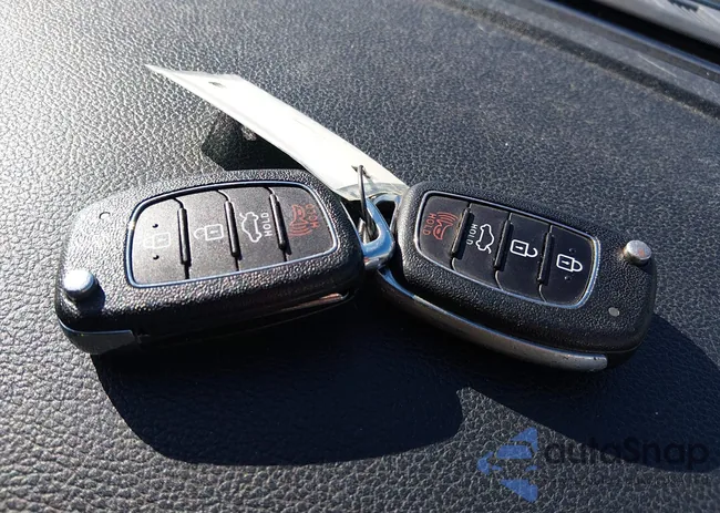 5NPE24AF3JH679132: 44104743