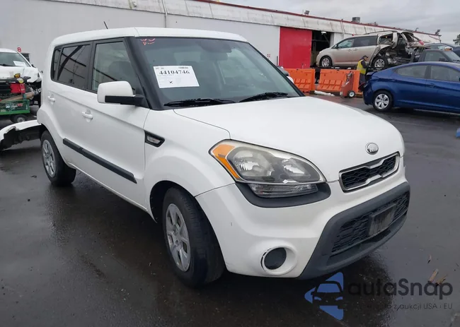 KNDJT2A52D7762812: 44104746