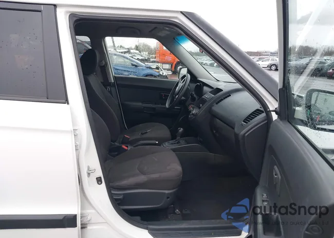 KNDJT2A52D7762812: 44104746