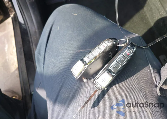 3KPF24AD8PE554398: 44104754