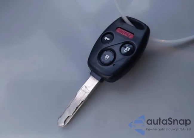 1HGCS1B35CA005246: 44104795