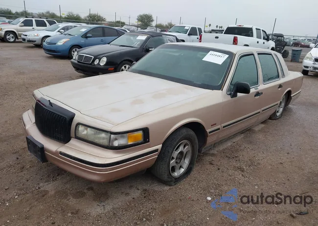 1LNLM81W5TY665092: 44104817