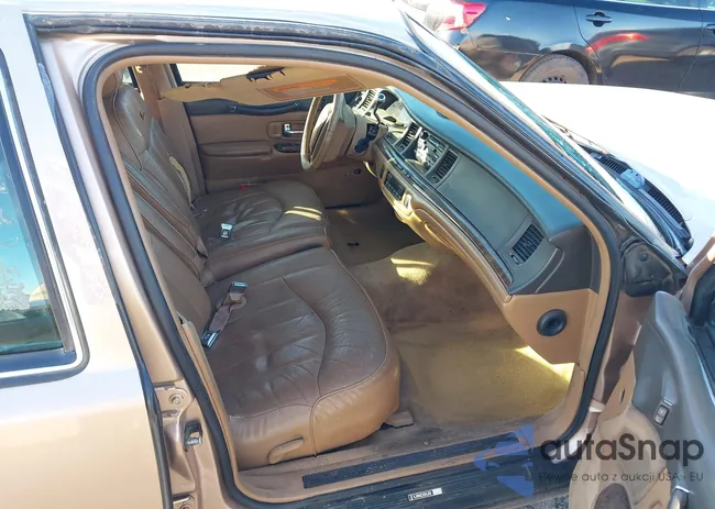 1LNLM81W5TY665092: 44104817