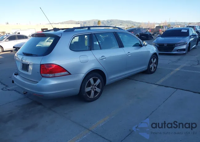 3VWTZ71K49M252241: 44104837