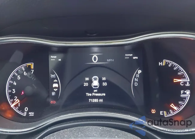 1C4RJEAG4JC391697: 44104853