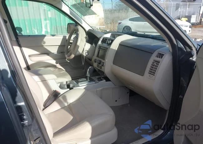 1FMCU59H88KD64279: 44105131