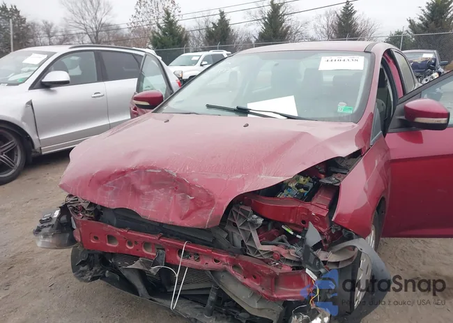 1FADP3F26EL244562: 44104338