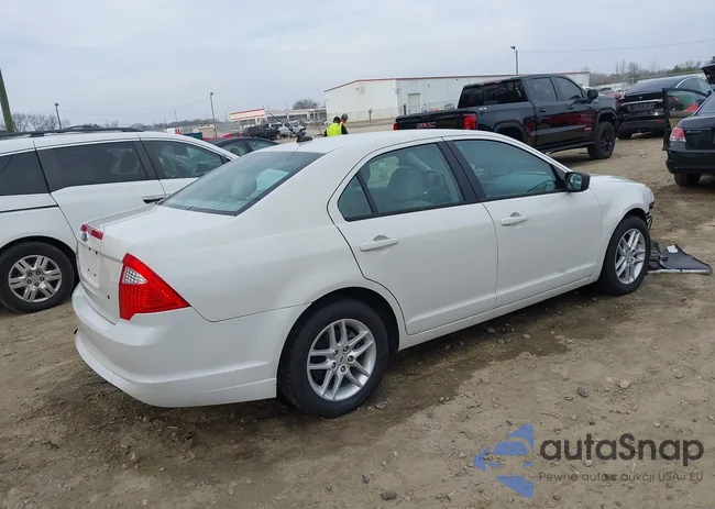 3FAHP0GA0CR190423: 44104384