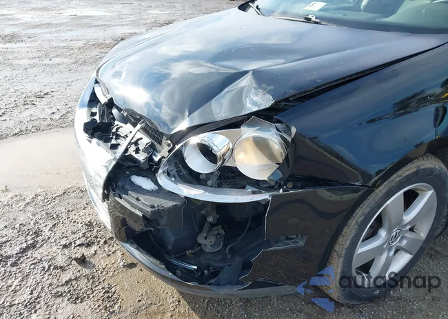 3VWRM71K79M032195: 44104455