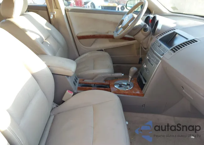 1N4BA41E14C900777: 44104526