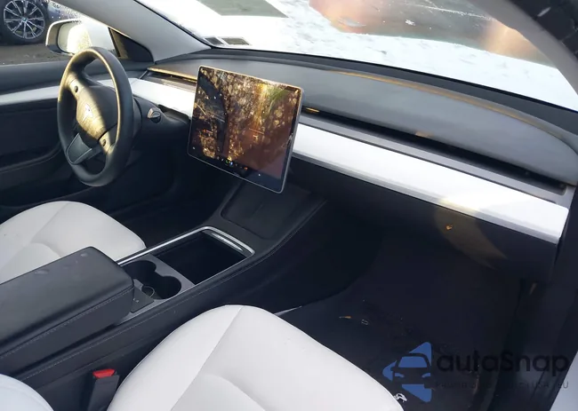 5YJ3E1EB4MF054990: 44105632