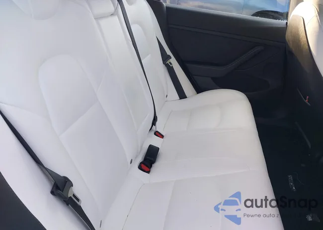 5YJ3E1EB4MF054990: 44105632