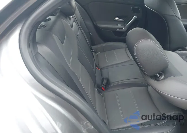 WDD3G4FB1KW001625: 44105664