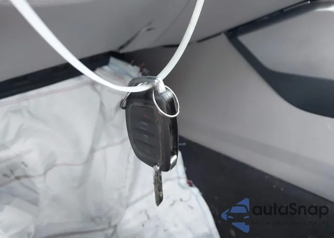 5NPE24AF0HH471493: 44105673