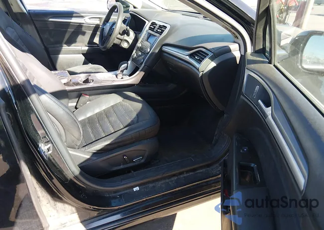 3FA6P0H71GR390548: 44105774