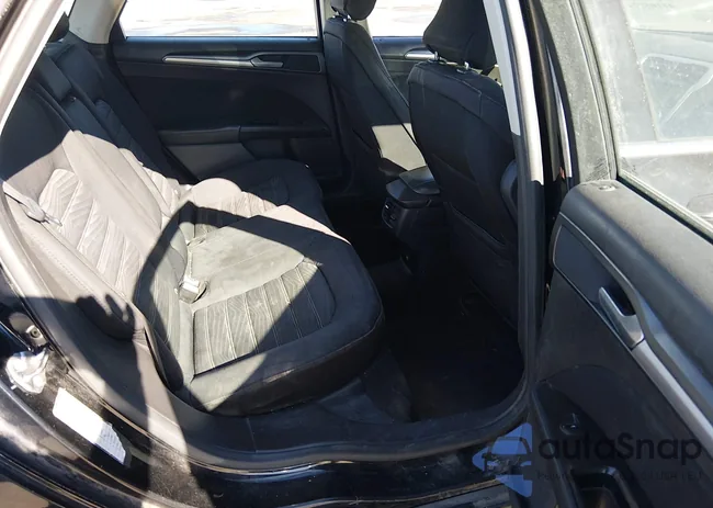 3FA6P0H71GR390548: 44105774