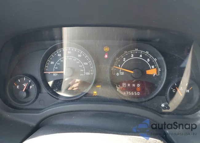 1C4NJRFB8ED718704: 44105974