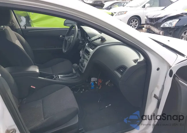 1G1ZC5EU8BF385808: 44106002